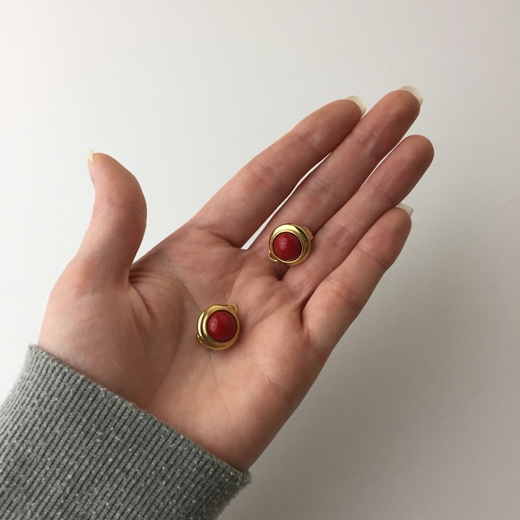 Vintage Minimalist Red & Gold Clip On Earrings - Picture 5 of 7